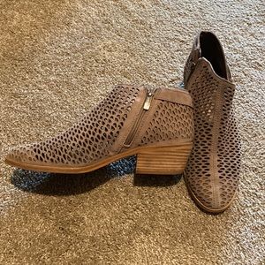 Boho beige perforated booties Vince Camuto 8.5